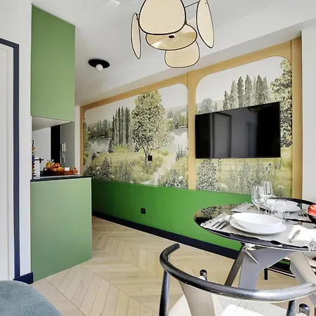 Sereners - Charming Serviced - Bastille Apartment