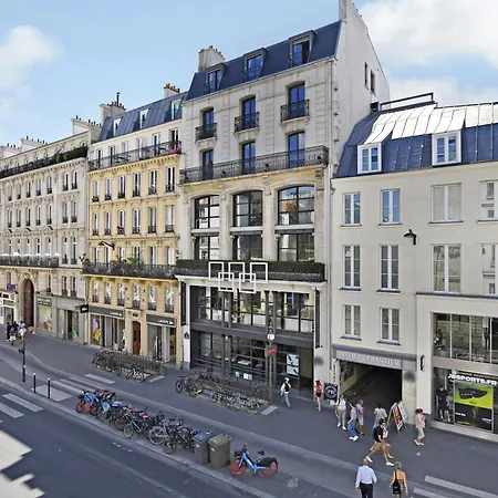 Sereners - Charming Serviced - Bastille Apartment