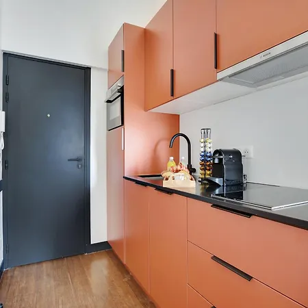 Sereners - Charming Serviced - Bastille Apartment