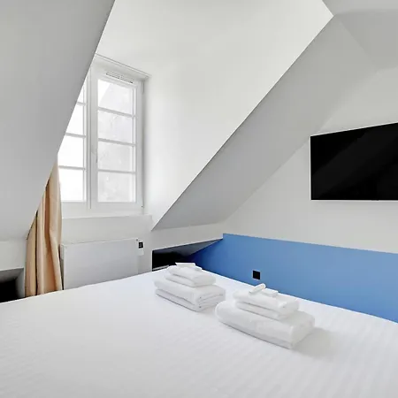 Sereners - Charming Serviced - Bastille Apartment *